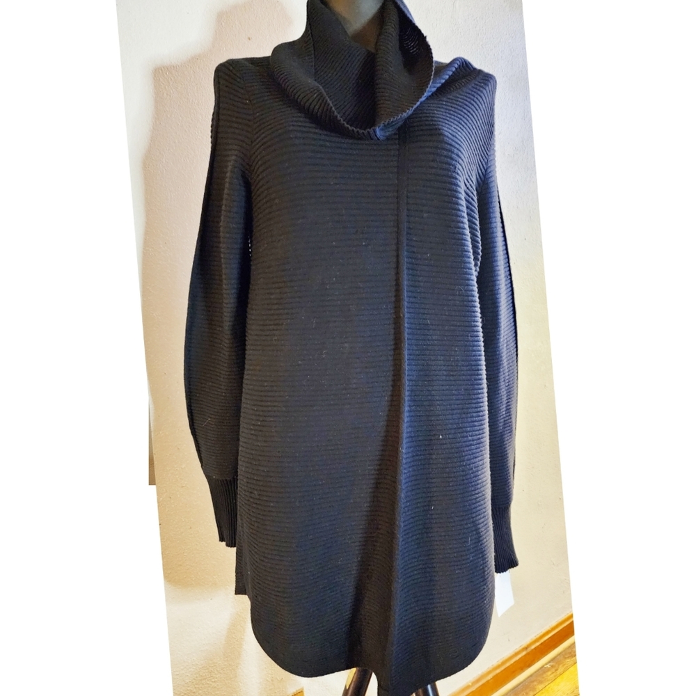 Evolution heavy thick ribbed cowl neck long sweater.   Sz Med